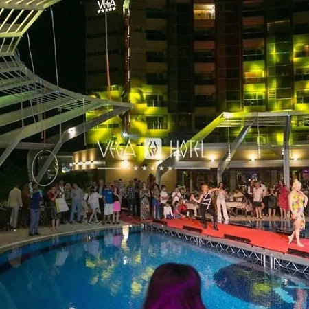 Ella Lake Deluxe Rent * Mamaia