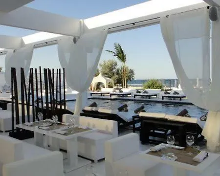 Ella Lake Deluxe Rent Mamaia